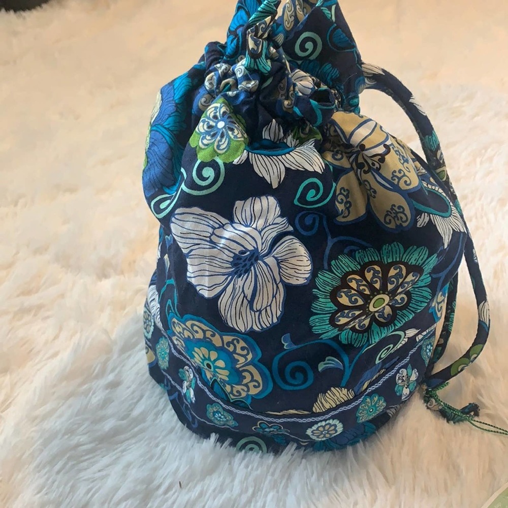 Vera Bradley | Medium Blue Floral Ditty Bag